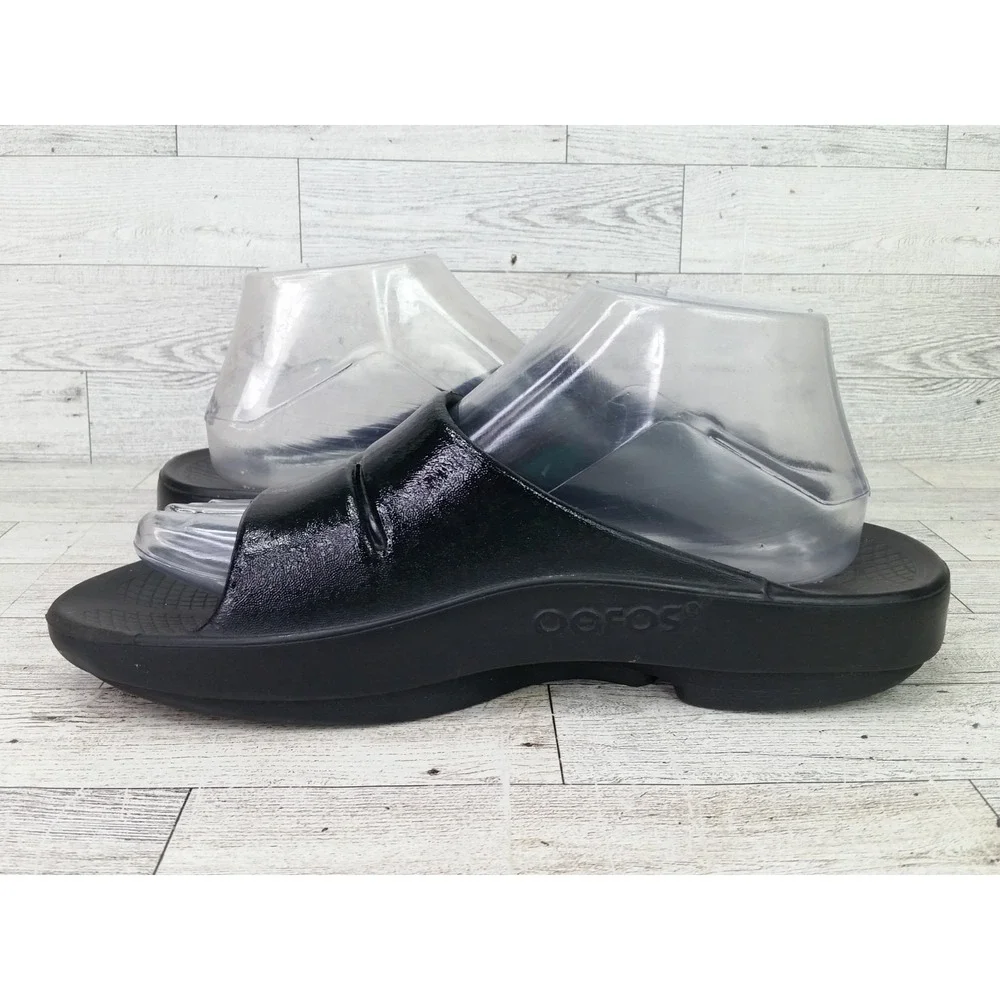 Oofos OOahh Sandals Black Open Toe Slip On Recovery Rubber Shoes Mens 7 Womens 9